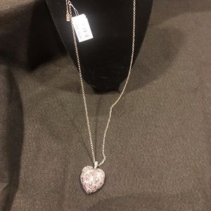 Long head pendant necklace